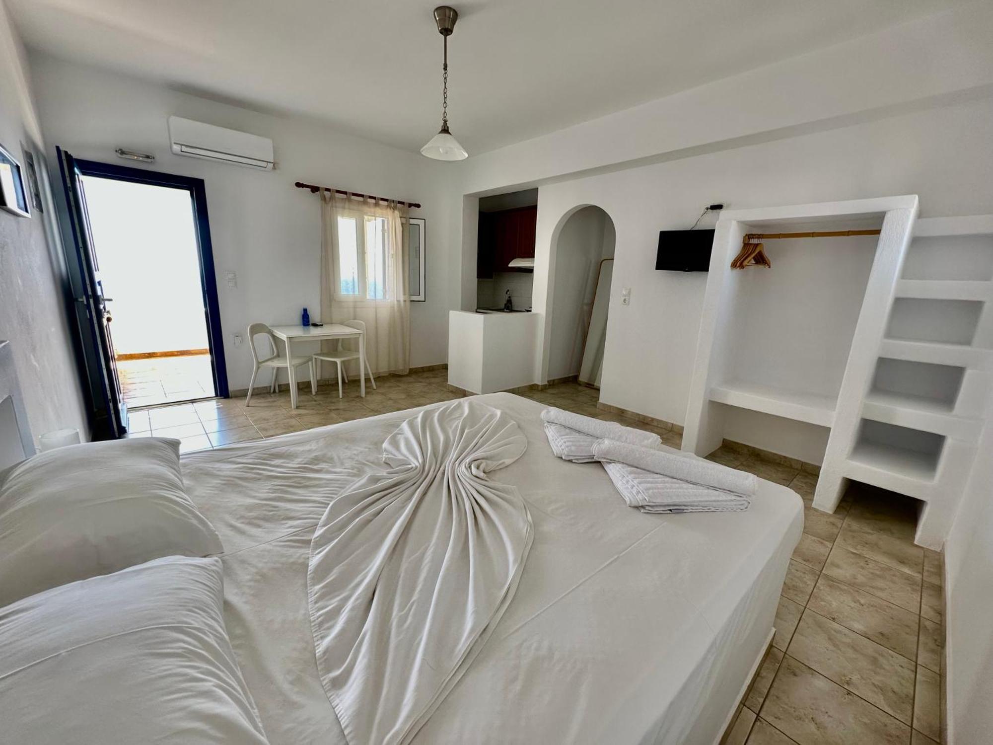 Restia Apartment Donoussa Exterior photo