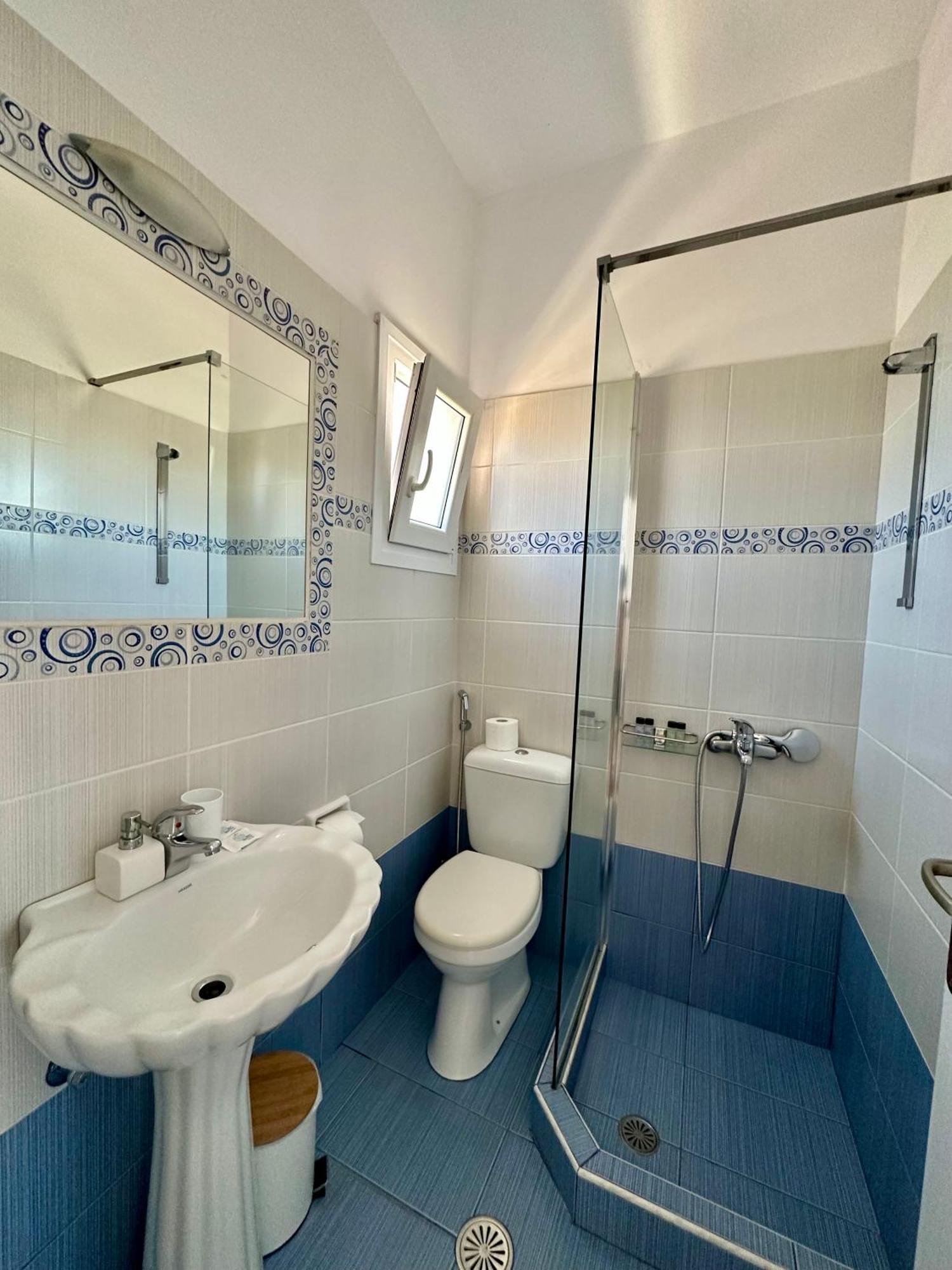 Restia Apartment Donoussa Exterior photo